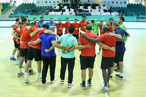 يد الأهلي ضد برشلونة ومهمة أوروبية لصلاح ومرموش.. مواعيد مباريات اليوم الخميس